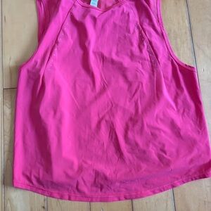 lululemon cropped Vibrant Pink Tank Top. Excellent cond. size 4